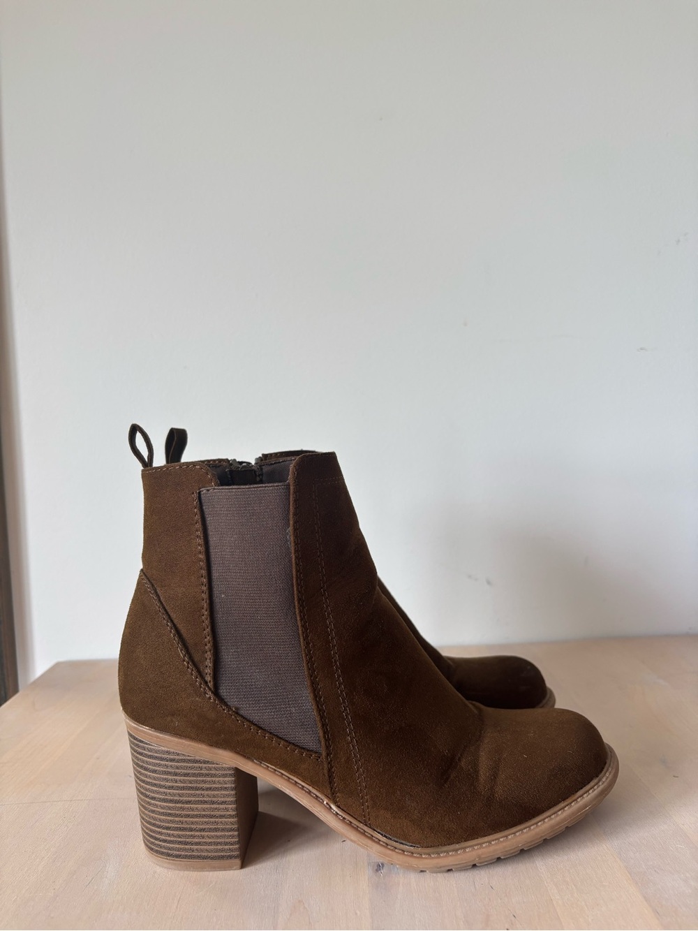 Women's Natural Reflections Brown Suede Block Heel Ankle Boots Size 9